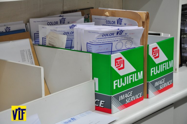Revelado digital y analógico barato, Color VIF, Barcelona, fotos online