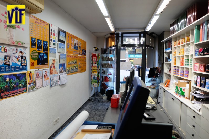 Color VIF laboratorio fotográfico profesional Barcelona, foto digital y analógica barato, fotos DNI, revelado ONLINE, imprimir fotos baratas