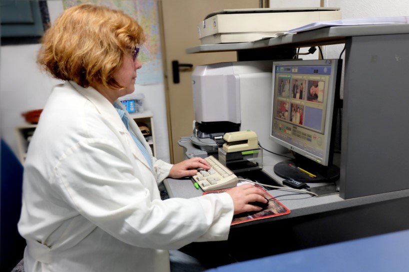 Color VIF laboratorio fotográfico profesional Barcelona, foto digital y analógica barato, fotos DNI, revelado ONLINE,Revelar fotos barato en Barcelona