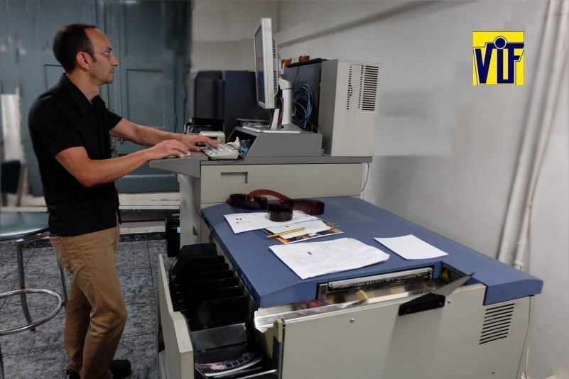 Color VIF laboratorio fotográfico profesional Barcelona, foto digital y analógica barato, fotos DNI, revelado ONLINE,Revelar fotos barato en Barcelona