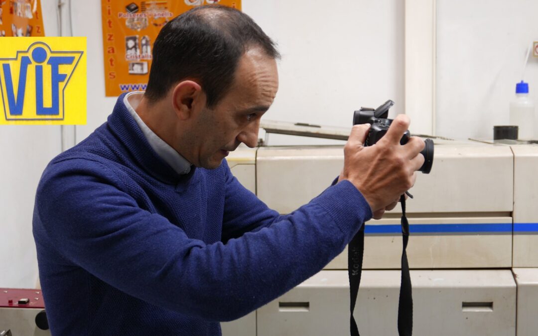 Fotos DNI o curriculum en Barcelona, al instante, Colorvif laboratorio fotográfico