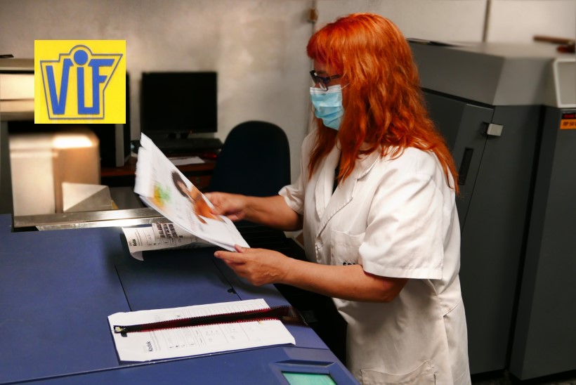 Donde revelar un carrete de fotos barato en Barcelona Colorvif laboratorio fotográfico