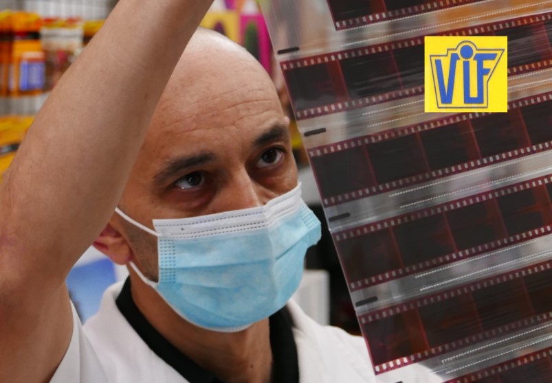 Laboratorio fotográfico profesional Colorvif en Barcelona para revelado de carretes, calidad Fuji