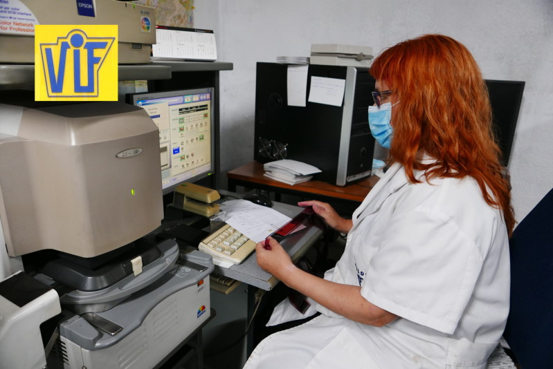 Imprimir fotos baratas desde negativo con escáner profesional en papel químico Colorvif en Barcelona