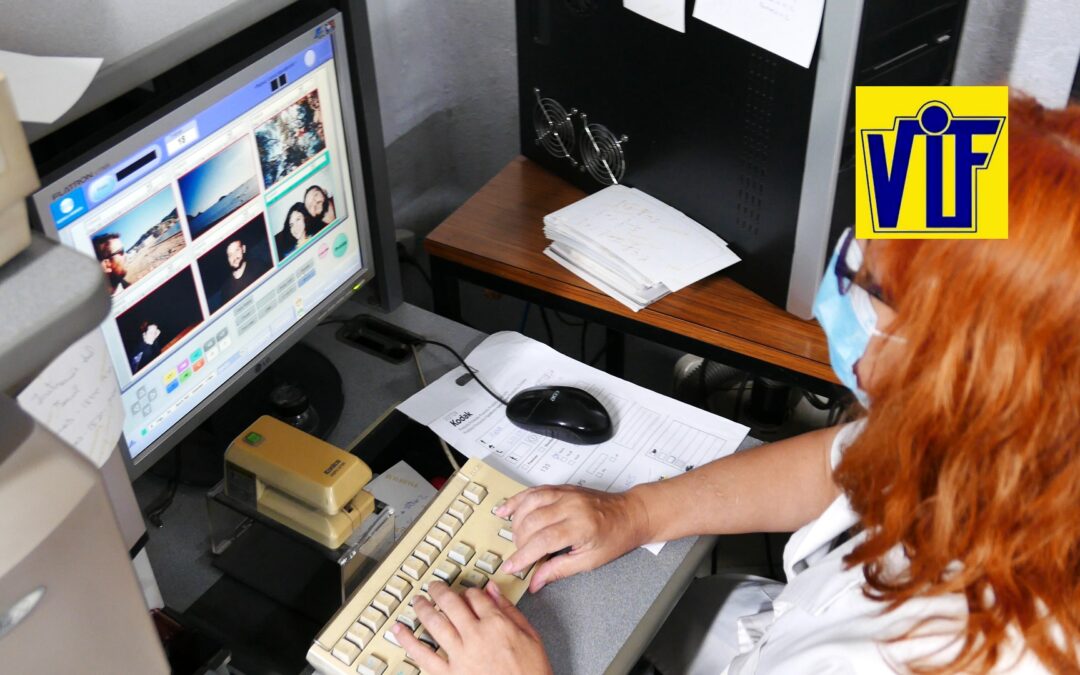 Donde imprimir fotos baratas cerca de mi en Barcelona, Colorvif tienda laboratorio