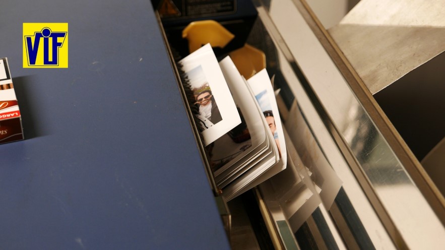 Hacerse fotos tipo carnet al momento en Barcelona, Colorvif laboratorio fotográfico