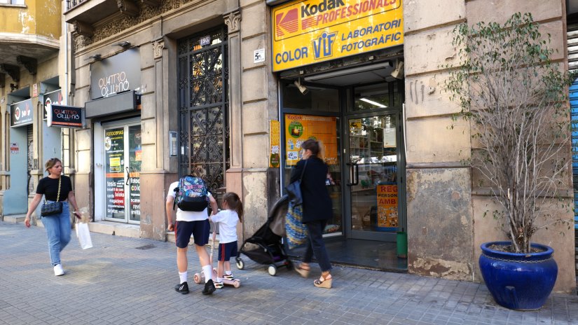 Laboratorio fotográfico de foto analógica en Barcelona, color b/n escaneado