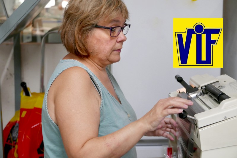 Revelar fotos analógicas baratas carrete Colorvif en Barcelona